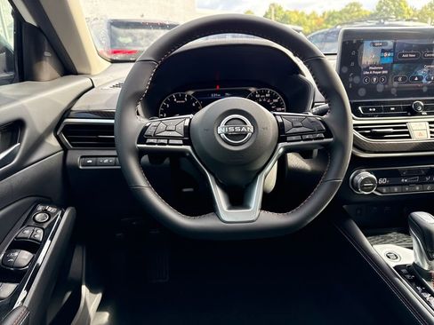 New 2025 Nissan Altima 2.5 SR w/ SR Premium Package image 13