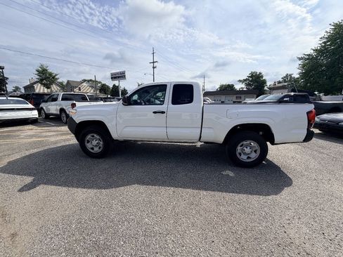Used 2019 Toyota Tacoma SR RWD image 50