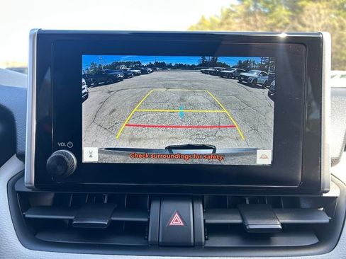 Used 2024 Toyota RAV4 XLE AWD/4WD image 20