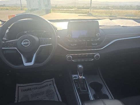 Used 2025 Nissan Altima 2.5 SV FWD image 7
