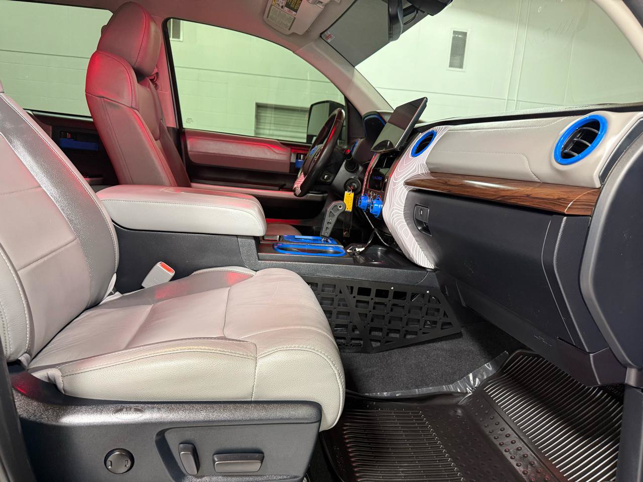 Used 2018 Toyota Tundra Limited AWD/4WD image 21