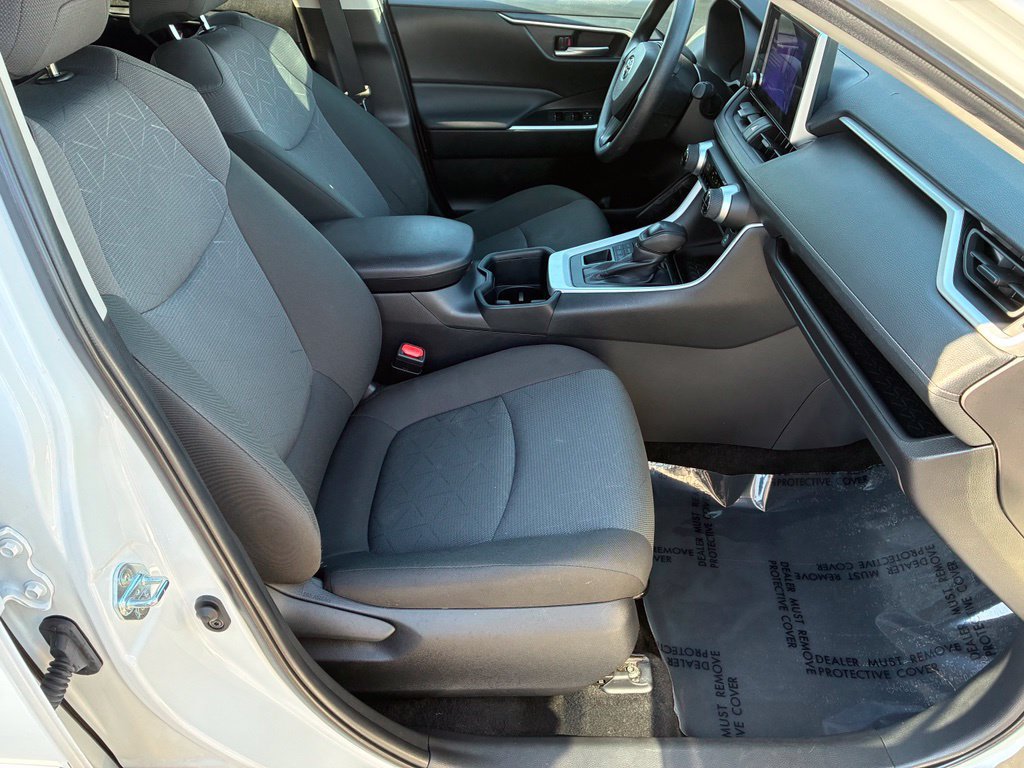 Used 2025 Toyota RAV4 XLE AWD/4WD image 30