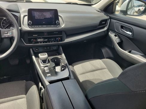 Used 2025 Nissan Rogue SV image 20