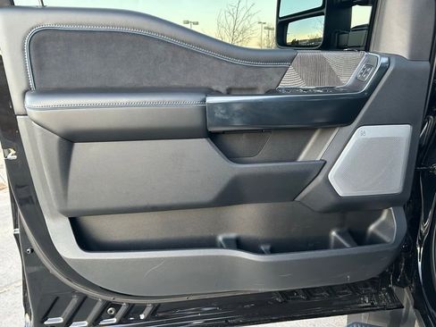 Used 2025 Ford F450 Platinum image 12