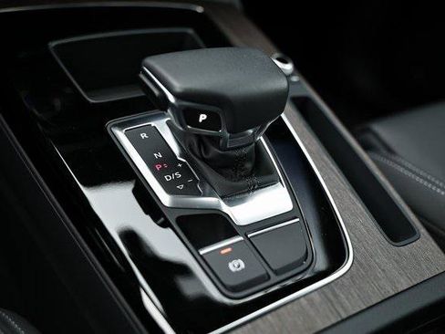 Certified 2024 Audi Q5 2.0T Premium w/ Convenience Package image 38