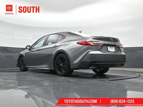 Used 2025 Toyota Camry SE FWD image 43