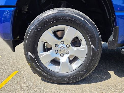 Used 2019 RAM 1500 Big Horn AWD/4WD image 11
