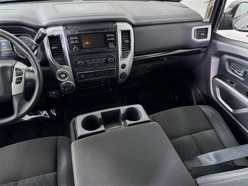 Used 2017 Nissan Titan SV image 24
