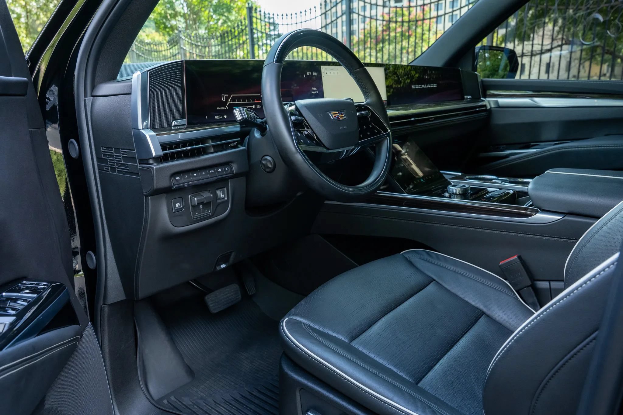 Used 2026 Cadillac Escalade Luxury w/ Touring Package AWD/4WD image 12