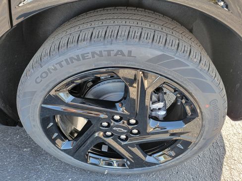 New 2026 Chevrolet Equinox EV RS FWD image 35