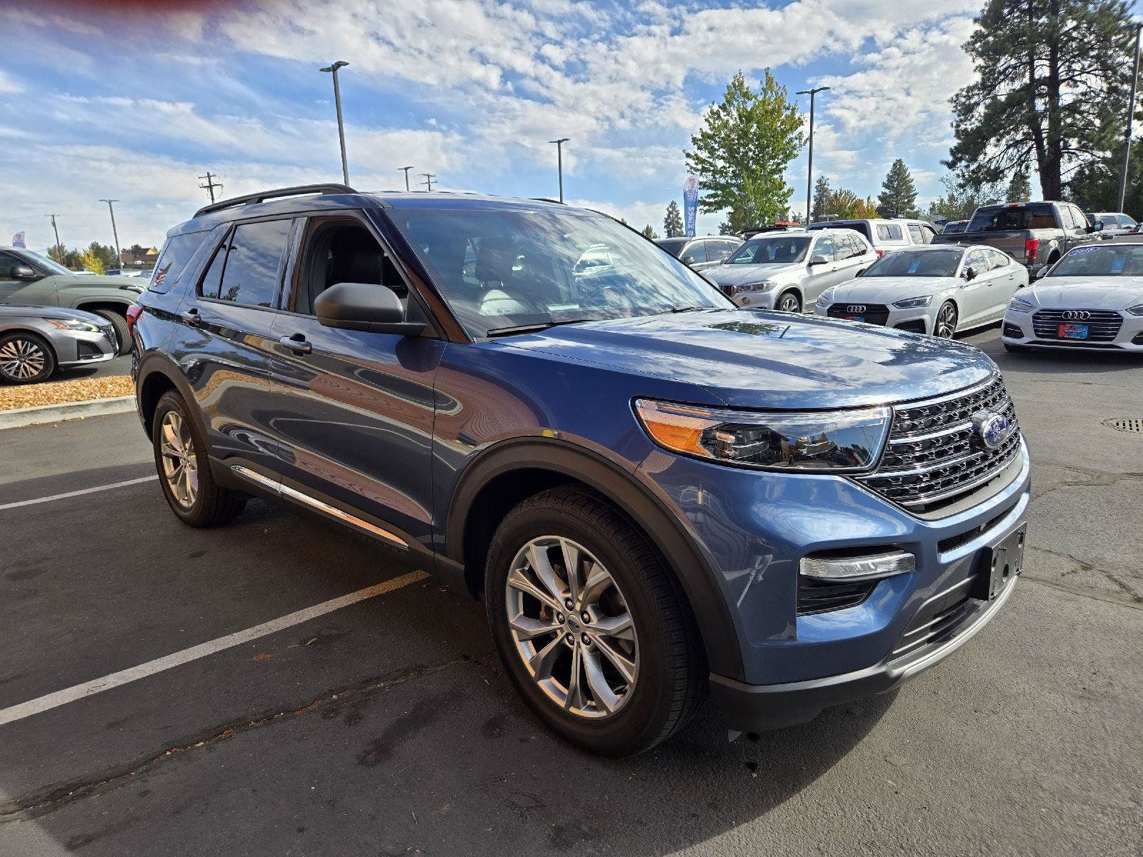 Used 2020 Ford Explorer XLT w/ Equipment Group 202A AWD/4WD image 7