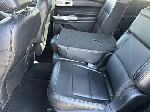 Used 2023 Ford Explorer Limited image 15