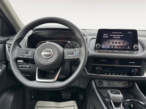 Used 2024 Nissan Rogue SV image 12