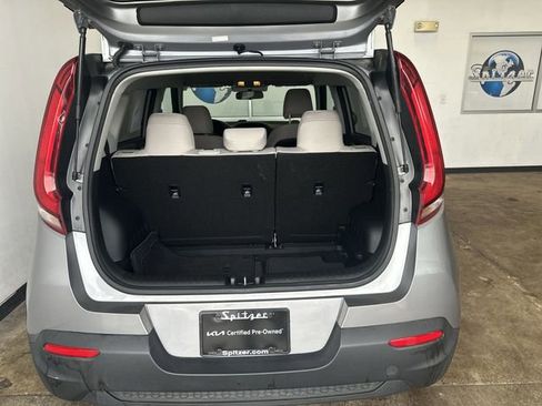 Certified 2022 Kia Soul LX w/ Technology Package image 21