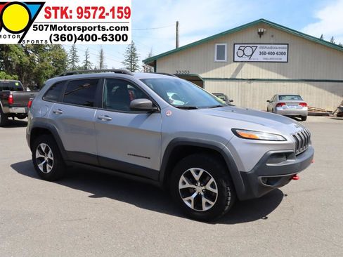 Used 2015 Jeep Cherokee Trailhawk AWD/4WD image 10