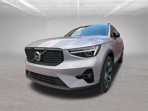 Used 2026 Volvo XC40 B5 Plus AWD/4WD image 11