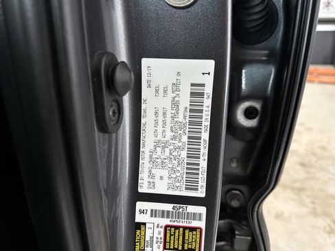 Used 2020 Toyota Tacoma TRD Sport image 33