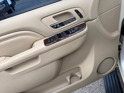 Used 2013 Cadillac Escalade ESV Premium AWD/4WD image 15