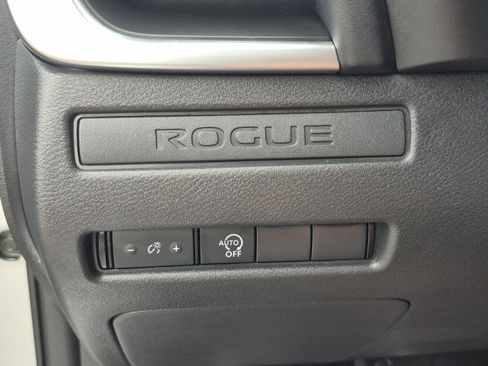 Certified 2025 Nissan Rogue S FWD image 29