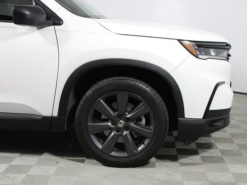 Used 2023 Honda Pilot Sport image 8