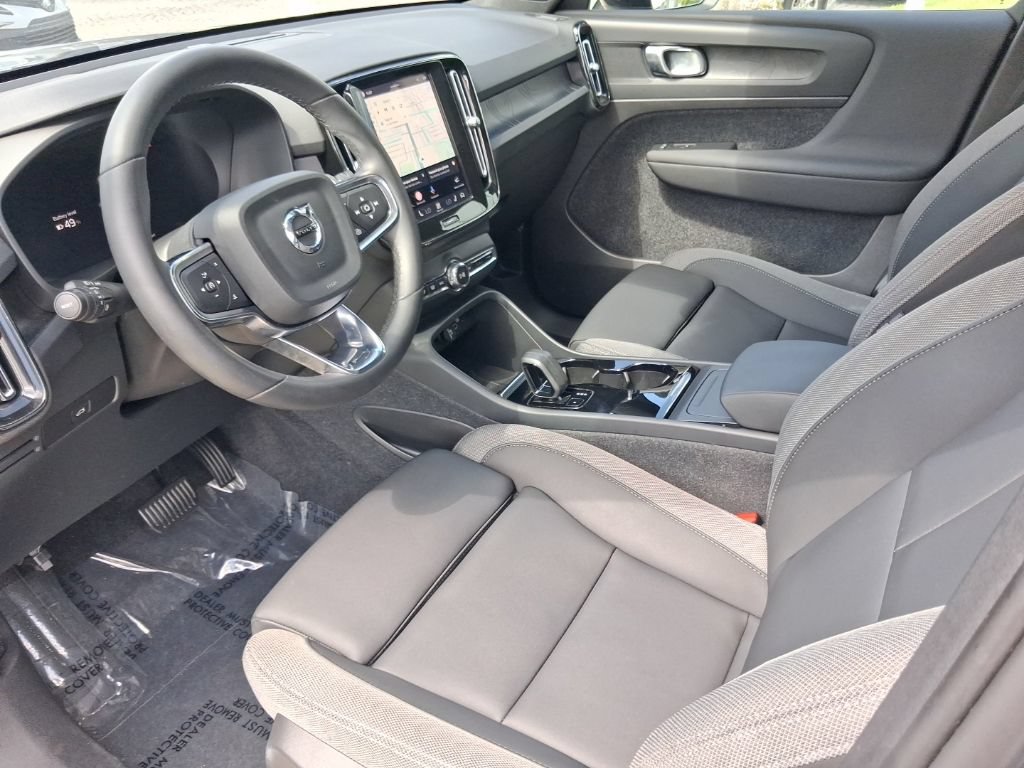 Used 2023 Volvo C40 Recharge Core AWD/4WD image 13