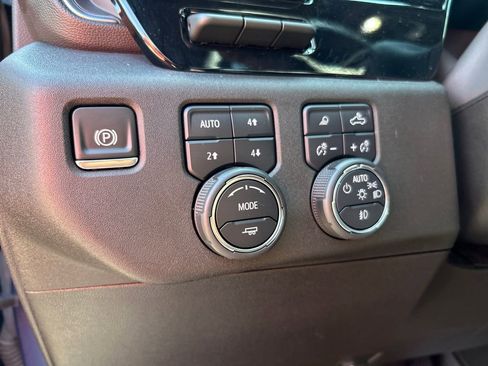 Used 2024 Chevrolet Silverado 1500 High Country w/ Technology Package AWD/4WD image 22