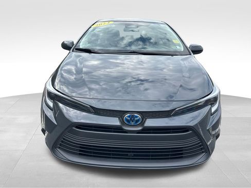 Used 2024 Toyota Corolla LE AWD/4WD image 8