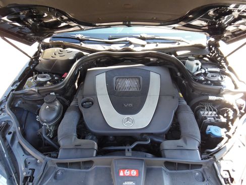 Used 2011 Mercedes-Benz E 350 4MATIC Sedan image 23