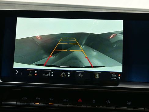 Used 2024 Chevrolet Silverado 1500 LTZ w/ LTZ Premium Package image 14