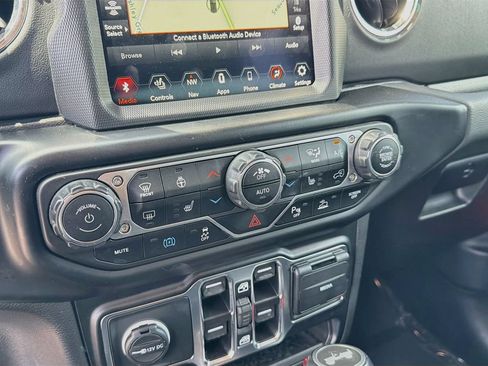 Used 2021 Jeep Wrangler Unlimited Sahara w/ Cold Weather Group AWD/4WD image 21