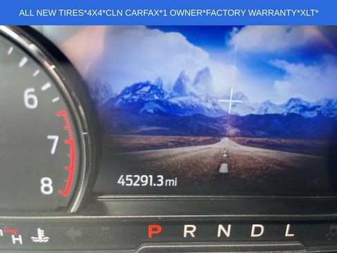 Used 2023 Ford Explorer XLT AWD/4WD image 25