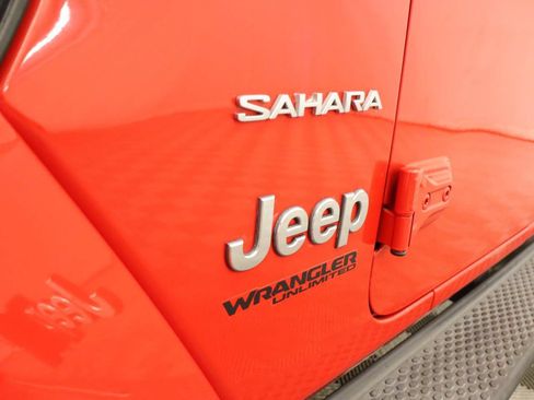 Used 2021 Jeep Wrangler Unlimited Sahara AWD/4WD image 21