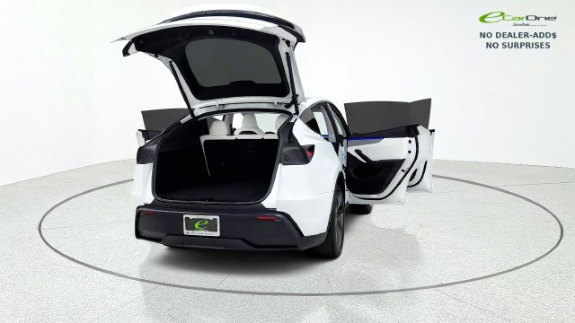 Used 2026 Tesla Model Y AWD image 17