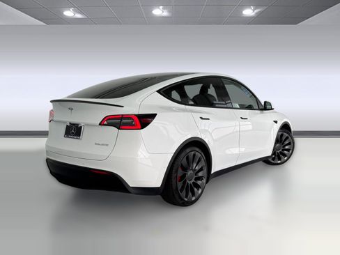 Used 2021 Tesla Model Y Performance AWD/4WD image 8