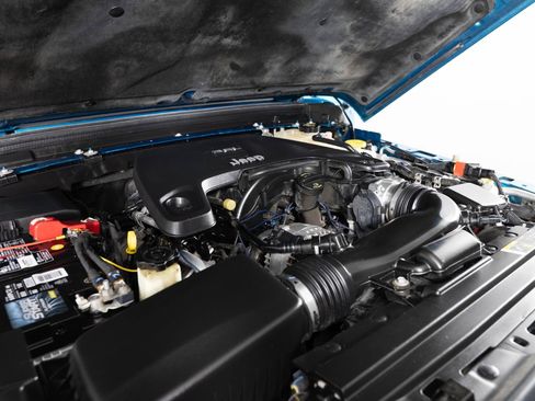 Used 2020 Jeep Wrangler Sport AWD/4WD image 35