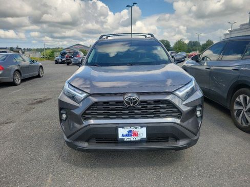 Used 2022 Toyota RAV4 XLE Premium AWD/4WD image 8