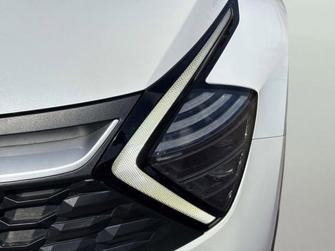 Used 2024 Kia Sportage LX image 10