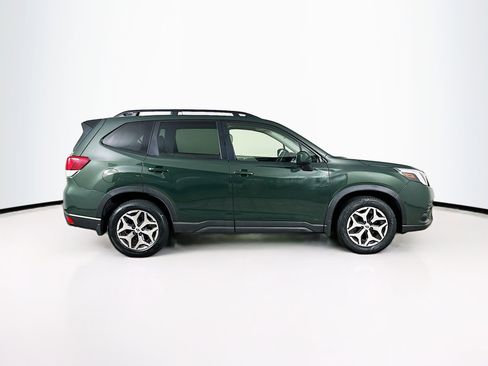 Used 2024 Subaru Forester Premium AWD/4WD image 10