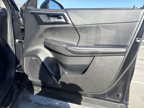 Used 2025 Mitsubishi Outlander SE image 18