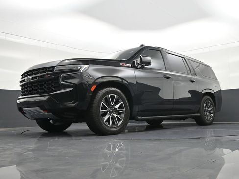 Used 2024 Chevrolet Suburban Z71 w/ Z71 Off-Road Package AWD/4WD image 24