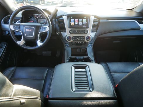 Used 2017 GMC Yukon SLT w/ HD Trailering Package image 10