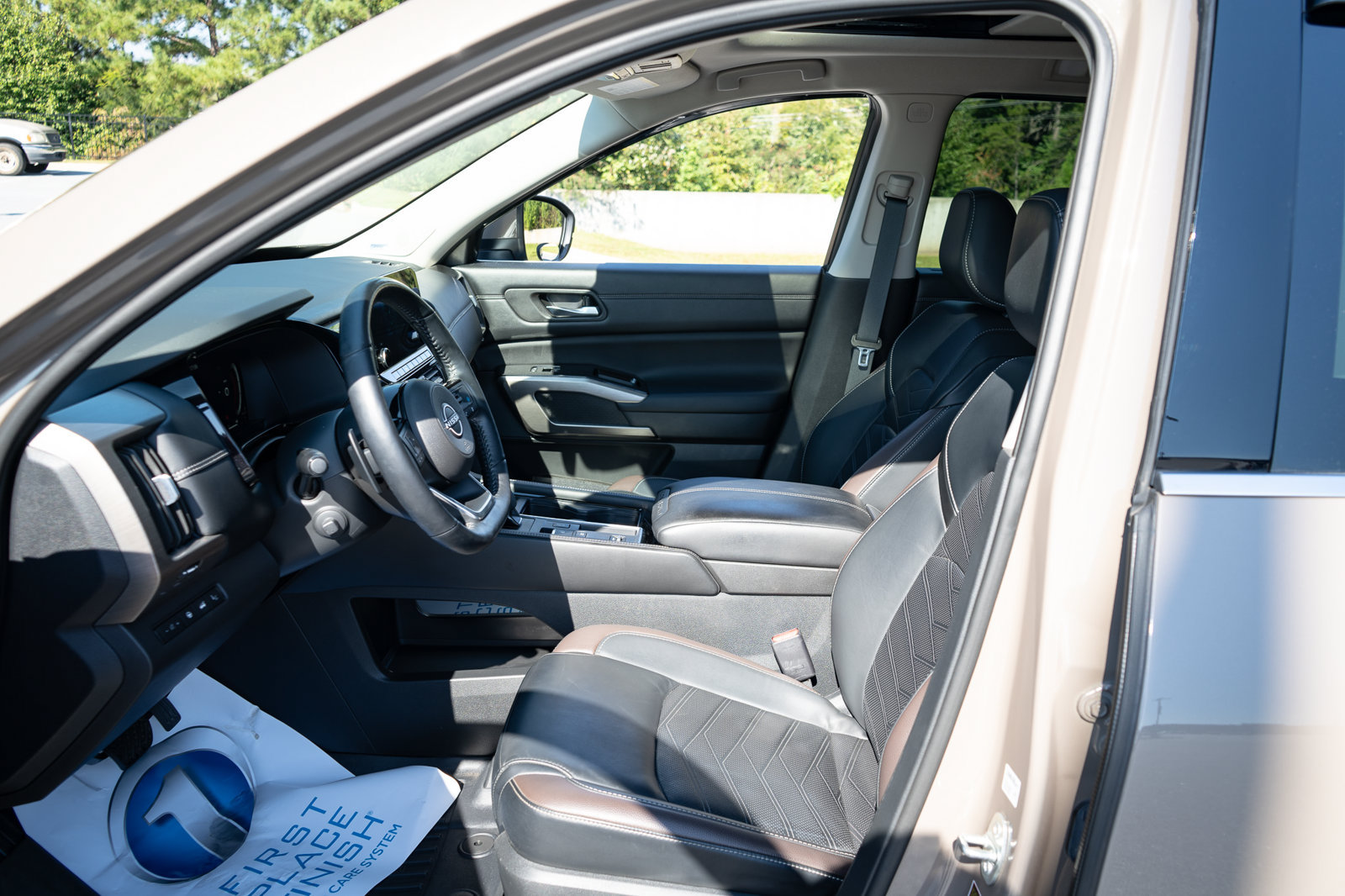 Used 2023 Nissan Pathfinder Platinum w/ Cargo Package FWD image 14
