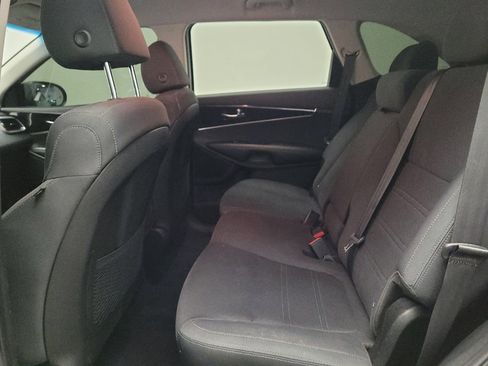 Used 2019 Kia Sorento S AWD/4WD image 18