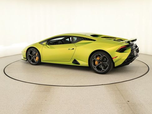Used 2023 Lamborghini Huracan Tecnica RWD image 3