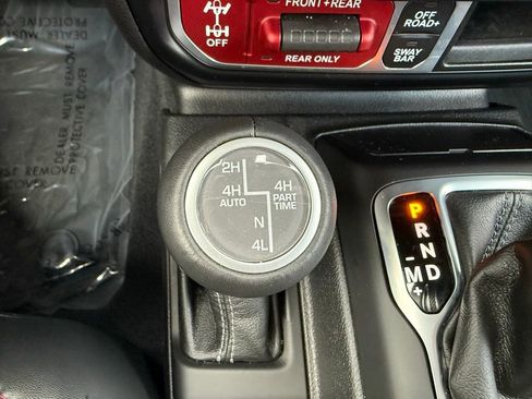 Certified 2024 Jeep Wrangler Unlimited Rubicon AWD/4WD image 27