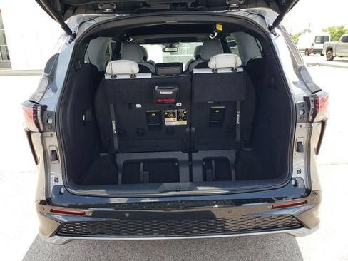Used 2026 Toyota Sienna XSE FWD image 7