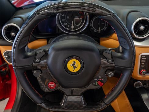Used 2017 Ferrari California T image 6