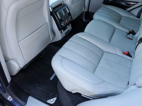 Used 2015 Land Rover Range Rover HSE image 28