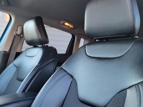 Used 2022 Jeep Compass Latitude image 18