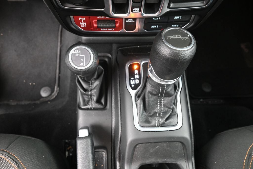 Used 2026 Jeep Gladiator Mojave AWD/4WD image 28